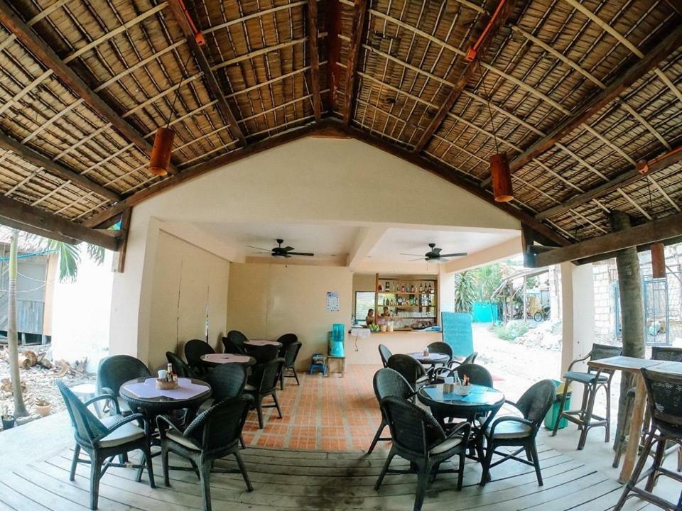 Pescador View - Beachfront & Nearby The Ocean Hostels & Restaurant Моалбоал Екстер'єр фото